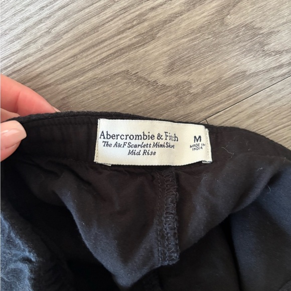 Abercrombie & Fitch Black Mid Rise Skort - Picture 3 of 4